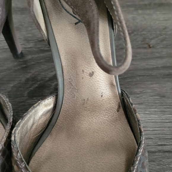 Anne Klein Flex Snake Print Heel - Picture 2 of 6